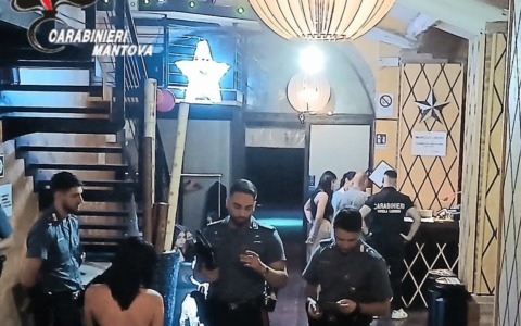 Blitz in un locale notturno: riscontrate violazioni e lavoratori in nero