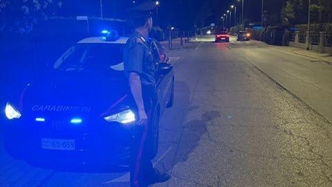 Castiglione, 14enne tenta di lanciarsi dalla finestra: carabiniere lo afferra e lo salva