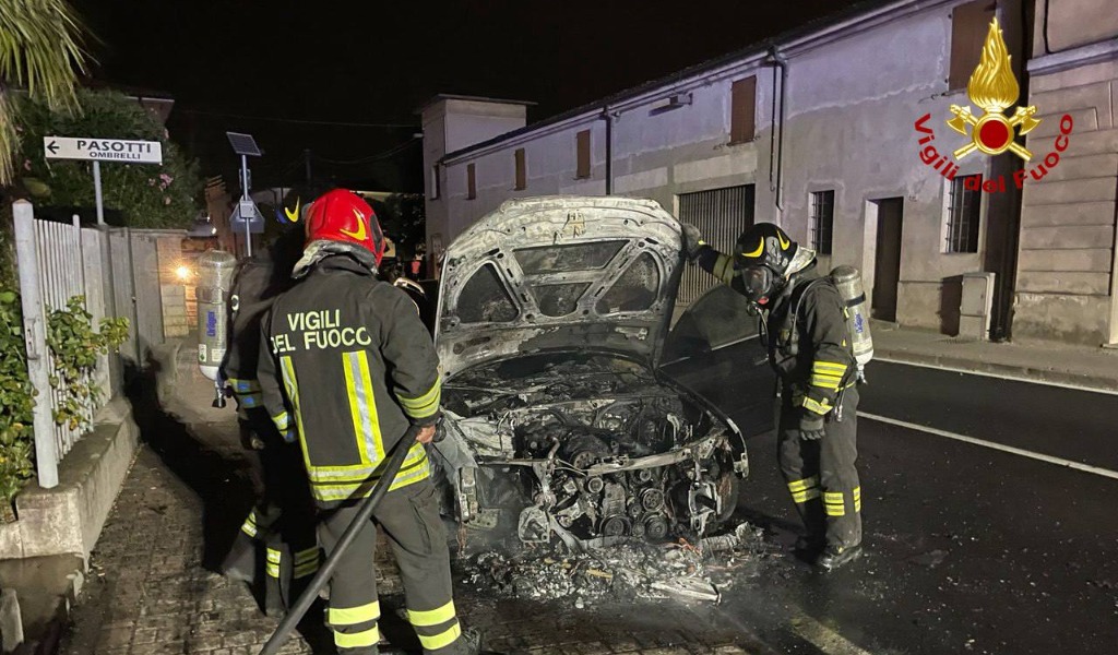 Doppio incendio nella notte a Castellucchio e Asola: due veicoli distrutti dalle fiamme