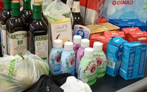Raid nei supermercati di Viadana: rubano 400 euro di merce, incastrati dalle telecamere