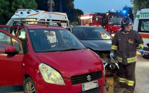 Scontro tra due auto a Bagnolo San Vito: cinque feriti, tra cui due bambini