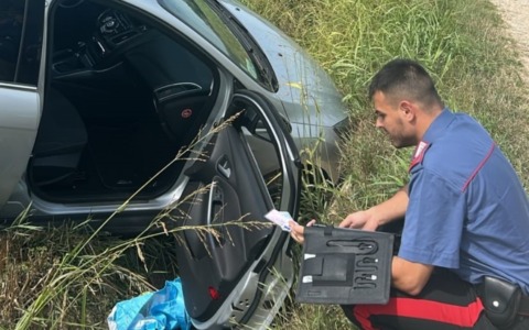 Dramma sfiorato a Castel Goffredo: ha una crisi epilettica al volante e finisce nel fosso, salvato dall’asfissia dai Carabinieri