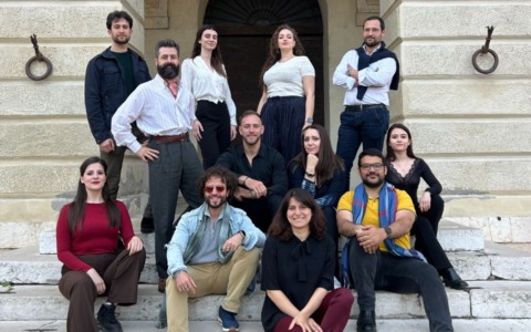 Sabbioneta diventa un teatro a cielo aperto: la grande lirica conquista per la prima volta Piazza Ducale