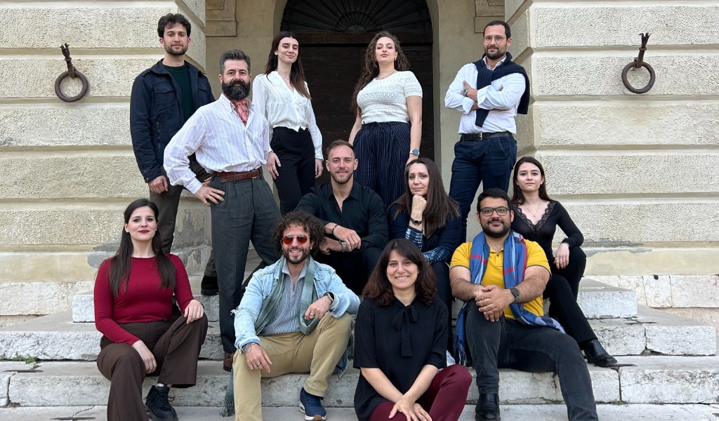 Sabbioneta diventa un teatro a cielo aperto: la grande lirica conquista per la prima volta Piazza Ducale