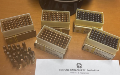 Nasconde illegalmente 250 munizioni, anziano denunciato a Pegognaga