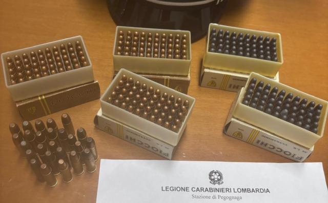 Nasconde illegalmente 250 munizioni, anziano denunciato a Pegognaga