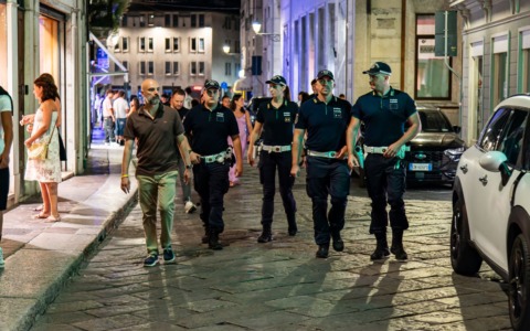 Sicurezza a Mantova, l’assessore Provenzano in prima linea nel pattugliamento notturno