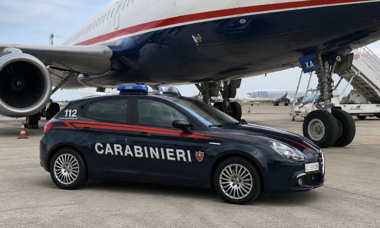 Si nascondeva a Castiglione delle Stiviere, 28enne irregolare accompagnato a Malpensa e rimpatriato