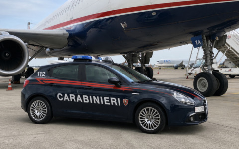 Si nascondeva a Castiglione delle Stiviere, 28enne irregolare accompagnato a Malpensa e rimpatriato