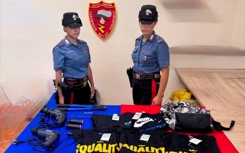 45enne fermato dopo il furto di una e‑bike: nello zaino attrezzi da scasso e merce rubata