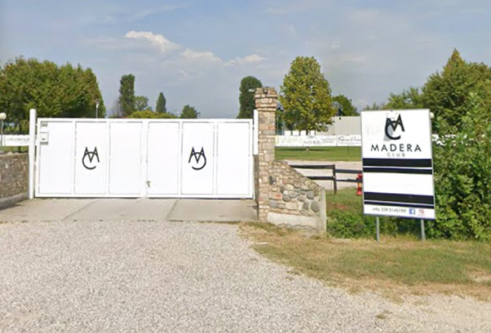Insulta i carabinieri durante un controllo al Madera di Castel Goffredo, denunciato 19enne