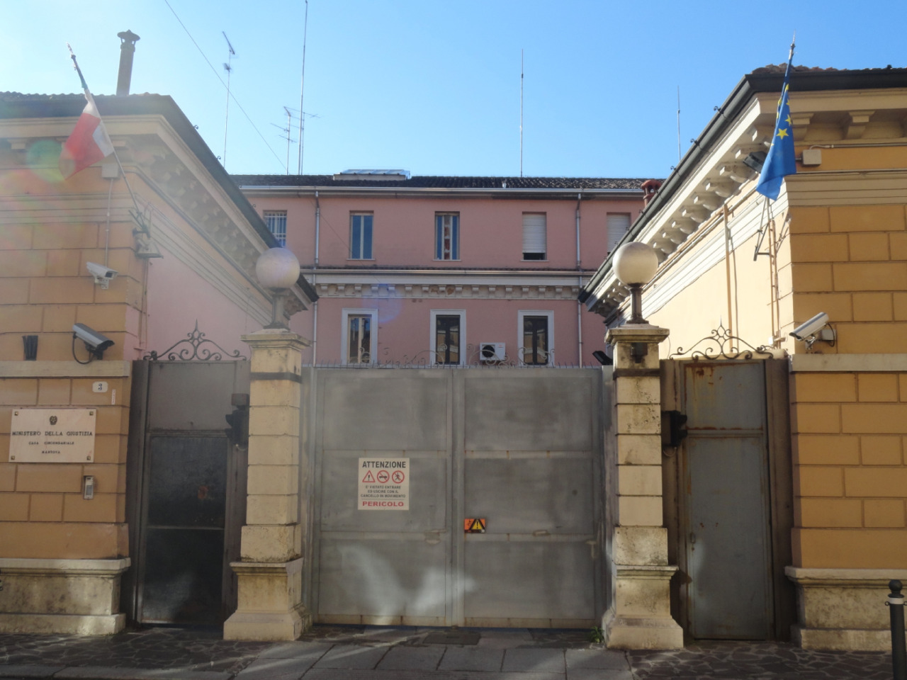 Viola più volte gli arresti domiciliari a Solferino, 48enne trasferito nel carcere di Mantova