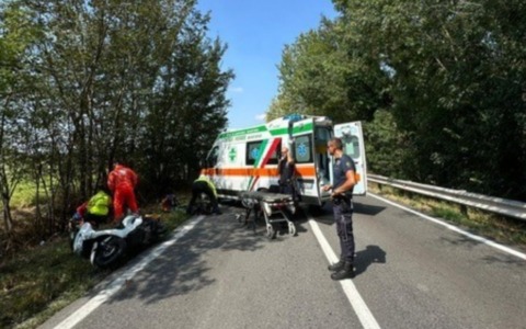 Camion urta uno scooter durante un sorpasso: ferito 71enne a Castellucchio