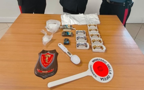Maxi operazione antidroga a Gonzaga: sequestrati oltre un chilo di hashish e cocaina, arrestati due fratelli