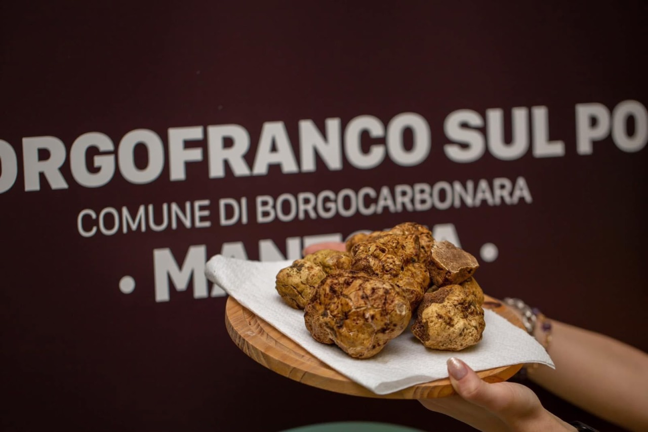 Borgofranco sul Po, al via la 32ª Fiera Nazionale del Tartufo Bianco: date, eventi e sapori dell’Oltrepò mantovano
