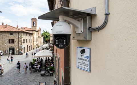 Telecamere e lettura targhe in 22 Comuni del Mantovano: dalla Prefettura via libera a 187 nuovi occhi elettronici