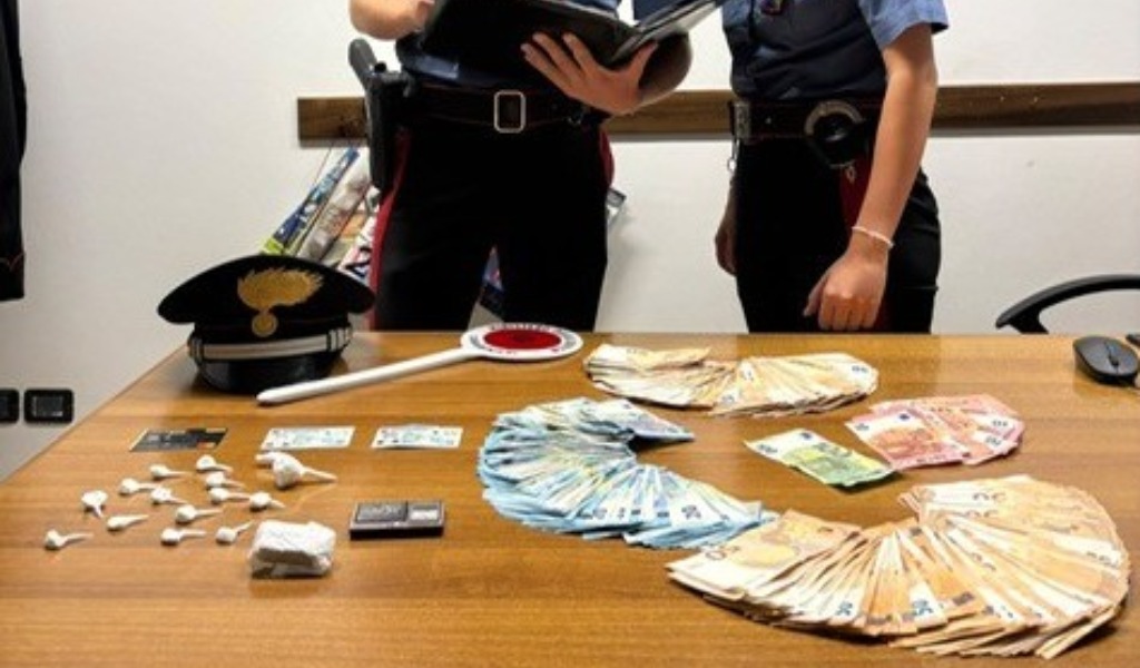 Fermati a San Benedetto Po con cocaina e oltre 8mila euro: due giovani denunciati