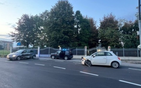 Scontro all’alba tra due auto a Quistello: due feriti in ospedale