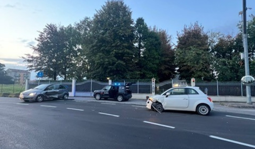 Scontro all’alba tra due auto a Quistello: due feriti in ospedale