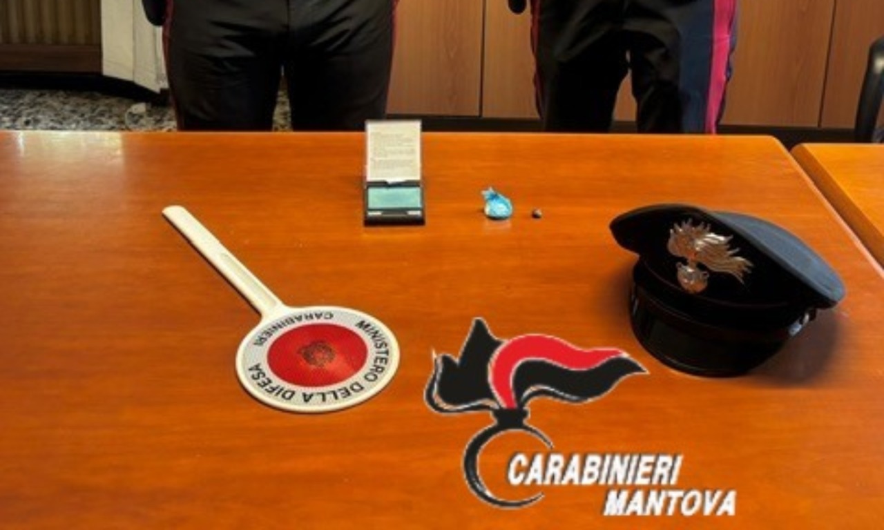 Cocaina e hashish nell’auto e in casa: 47enne denunciato dai Carabinieri di Goito
