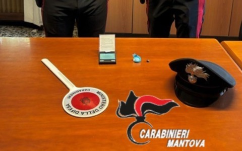 Cocaina e hashish nell’auto e in casa: 47enne denunciato dai Carabinieri di Goito