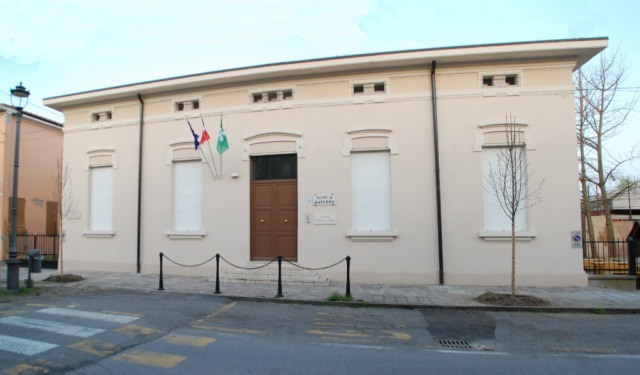 Moglia, ladri nell’asilo nido: scassinata la porta antipanico per poche decine di euro