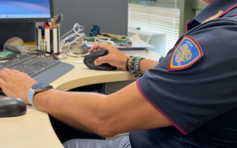 Truffa a Mantova, finti poliziotti lo convincono ad effettuare un bonifico da 30mila euro