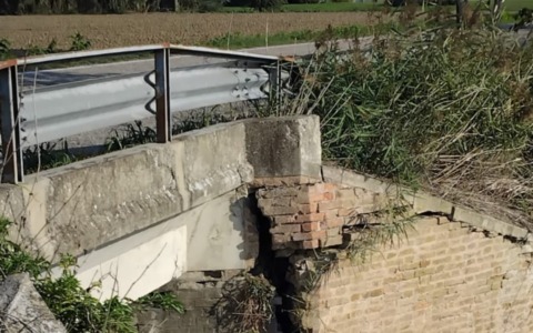 Ponte sul Portazzolo non sicuro, chiusura totale tra San Rocco di Quistello e Schivenoglia