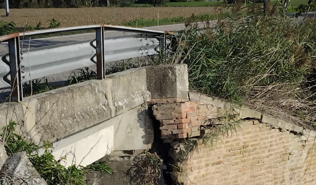 Ponte sul Portazzolo non sicuro, chiusura totale tra San Rocco di Quistello e Schivenoglia