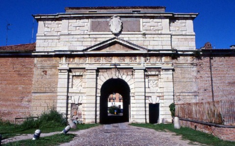 Due visite guidate gratuite a Porta Giulia: appuntamento sabato 24 ottobre