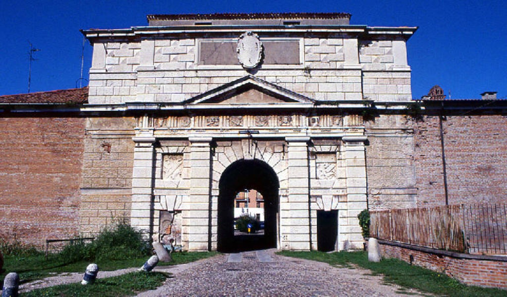 Due visite guidate gratuite a Porta Giulia: appuntamento sabato 24 ottobre
