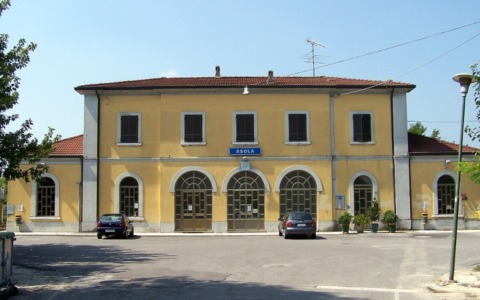 Asola, ubriaco molesta i passeggeri sul treno poi insulta Carabinieri e capotreno