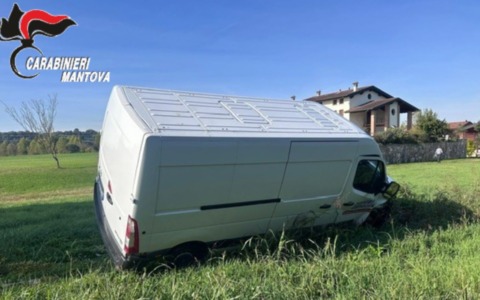 Scontro tra un furgone e un Volkswagen Caddy a Monzambano: 28enne in ospedale