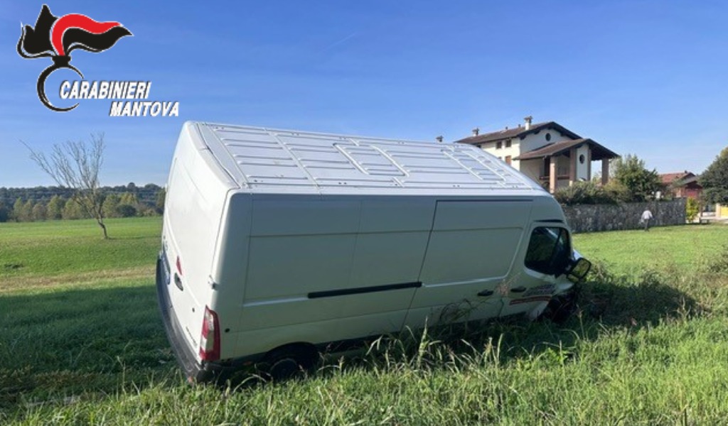 Scontro tra un furgone e un Volkswagen Caddy a Monzambano: 28enne in ospedale