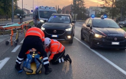 Scontro sulla Gardesana Orientale: ciclista 38enne travolto da un’auto e ricoverato a Mantova