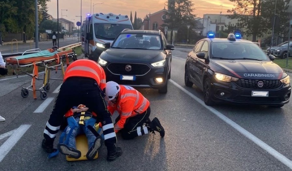 Scontro sulla Gardesana Orientale: ciclista 38enne travolto da un’auto e ricoverato a Mantova