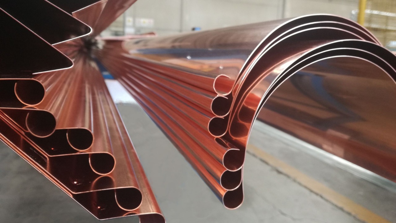 Unimetal Carpenedolo: taglio pannelli coibentati e lattoneria su misura