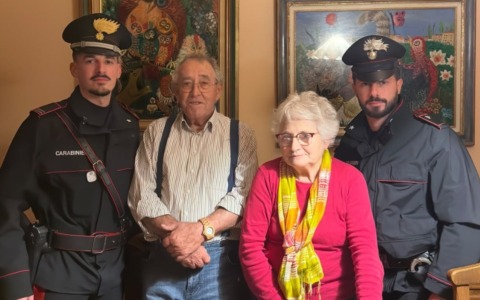 Suzzara, finto carabiniere tenta di farsi consegnare gioielli per 10mila euro: arrestato 29enne